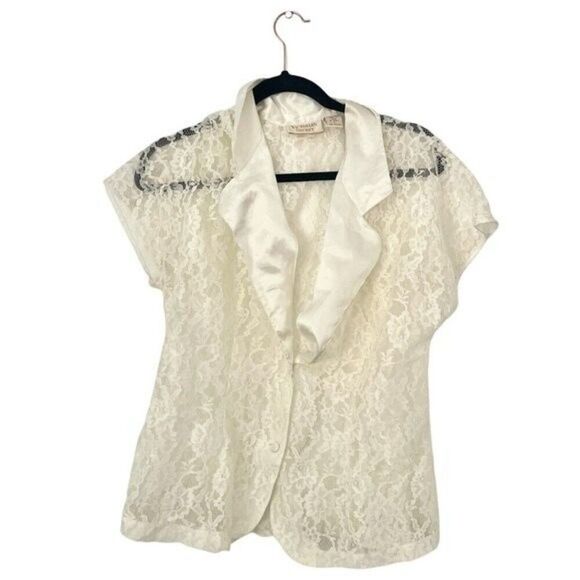 Vintage 1970s Victoria Secret Gold Label Cap Sleeve Ivory Lace Button down - Picture 2 of 13